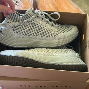 Stylish Gray Knit Sneakers